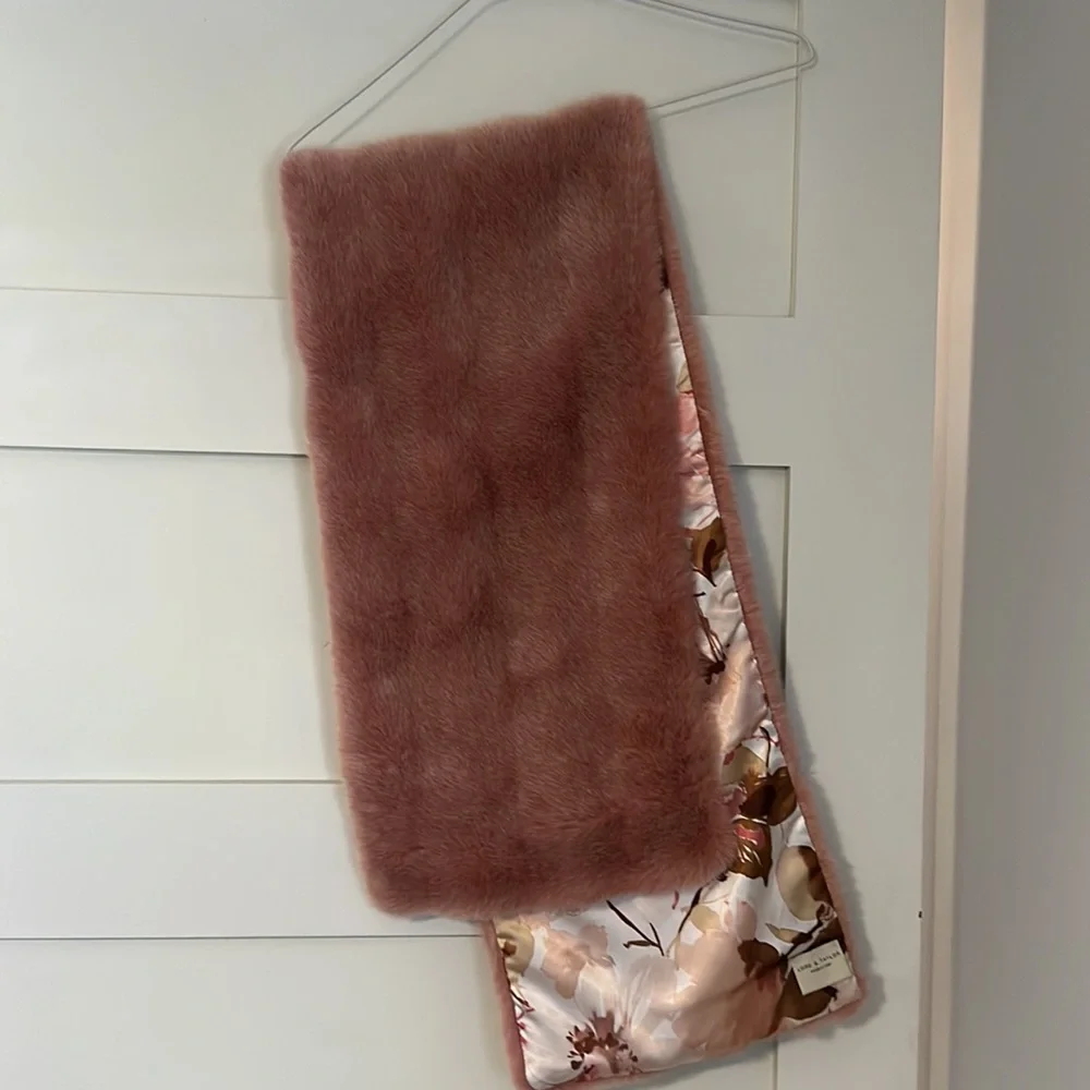 Pink-ish wrap. - Picture 5 of 5